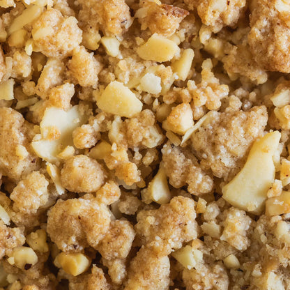 golden gebackene Streusel mit Mandelstücken